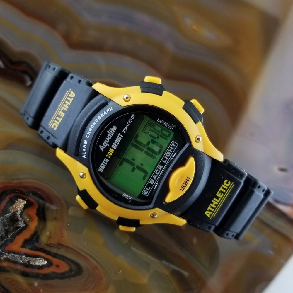 New Vintage Mens Aqualite Digital Alarm Chronograph